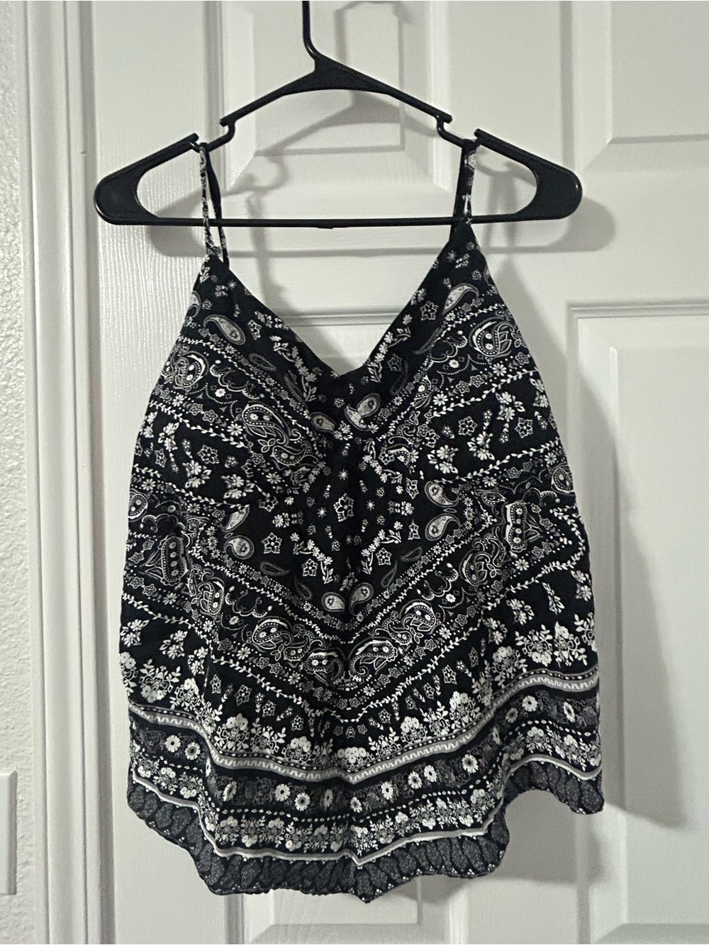 No Boundaries Black & White Paisley Print Spaghetti Strap Cami